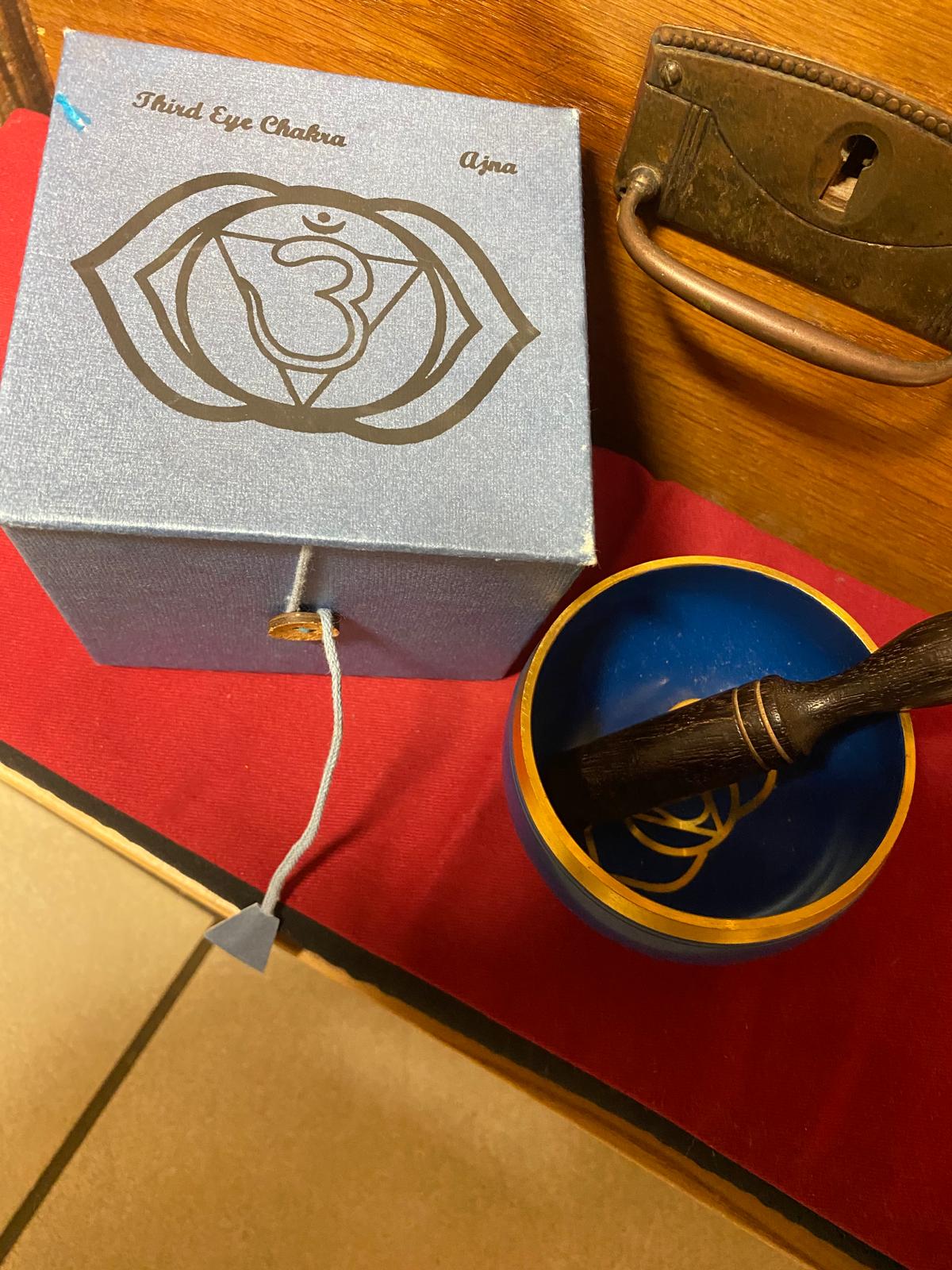 Chakra-Klangschale (Stirnchakra) – Bild 3